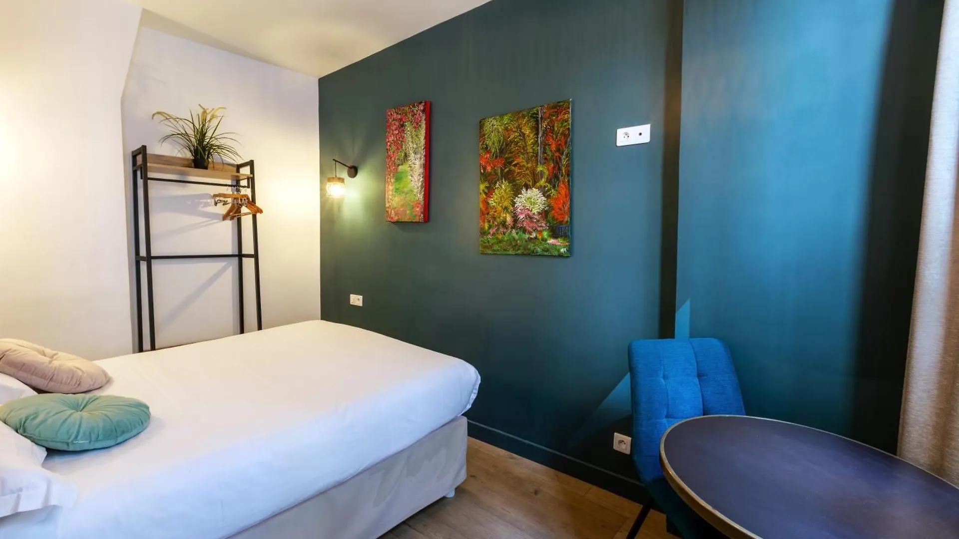 **  Hotel Maat Etoile Paris France
