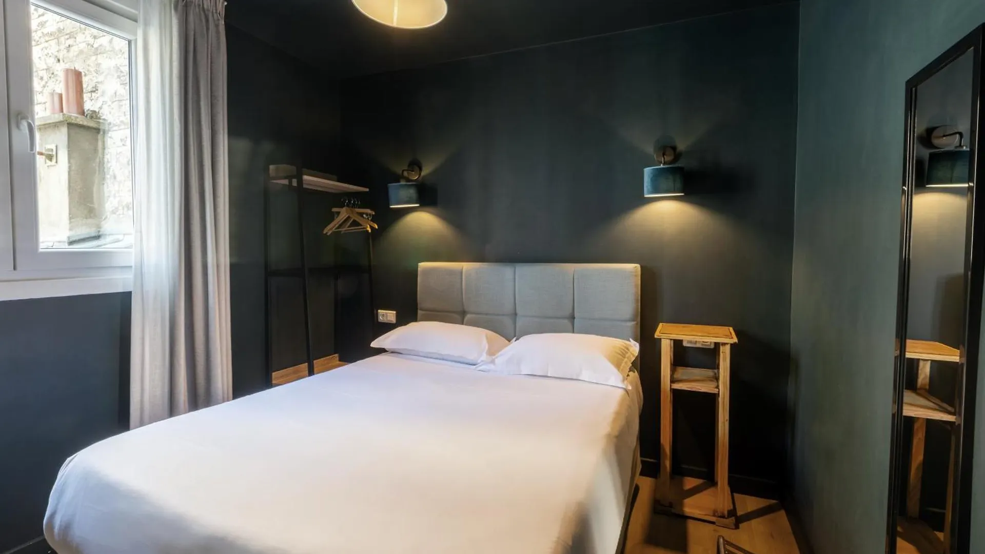**  Hotel Maat Etoile Paris France